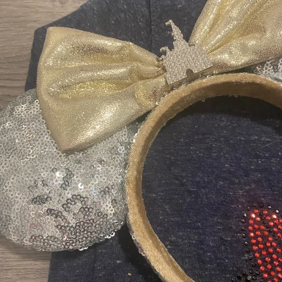 Disney Parks t-shirt and Minnie Mouse “ears” headband. - Picture 4 of 5